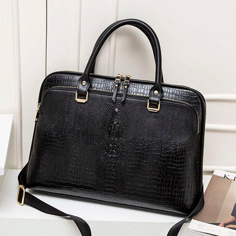 Le sac à main ordinateur des journées au bureau