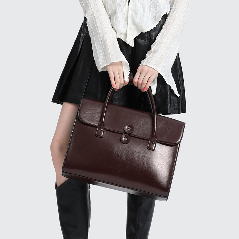 Sacoche ordinateur cuir femme 14 pouces, rabat et aspect ciré