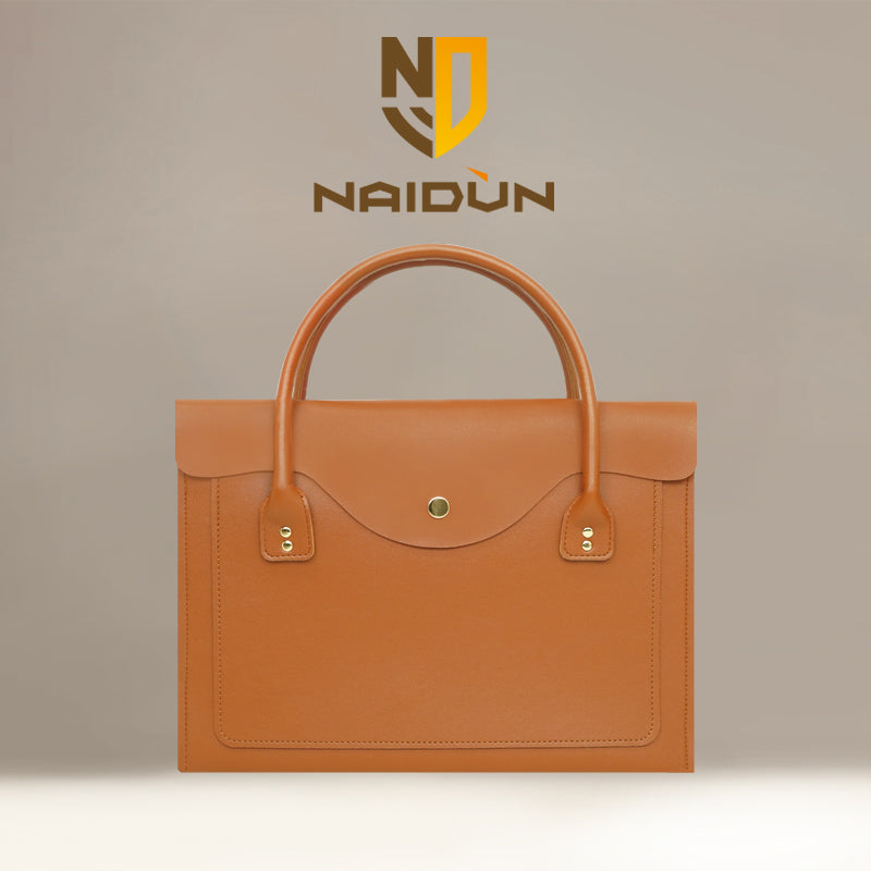 Pochette ordinateur femme à rabat ondulé en simili cuir et anses