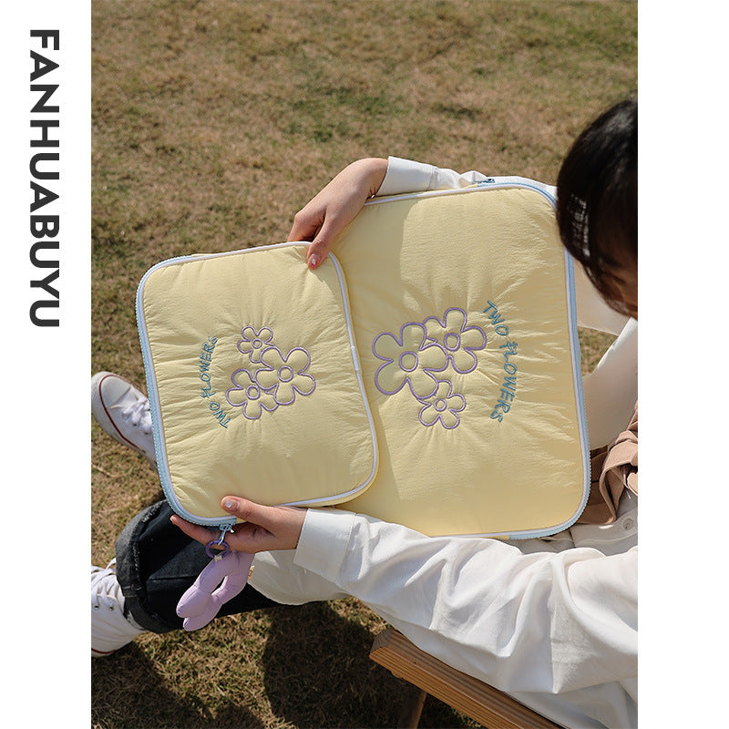 Housse ordinateur femme 11 ou 13 pouces matelassée, fleurs brodées