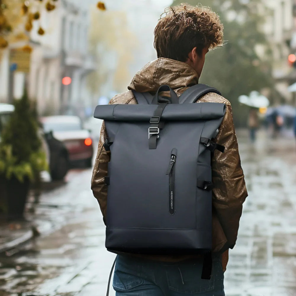 Un sac à dos ordinateur à haut enroulable