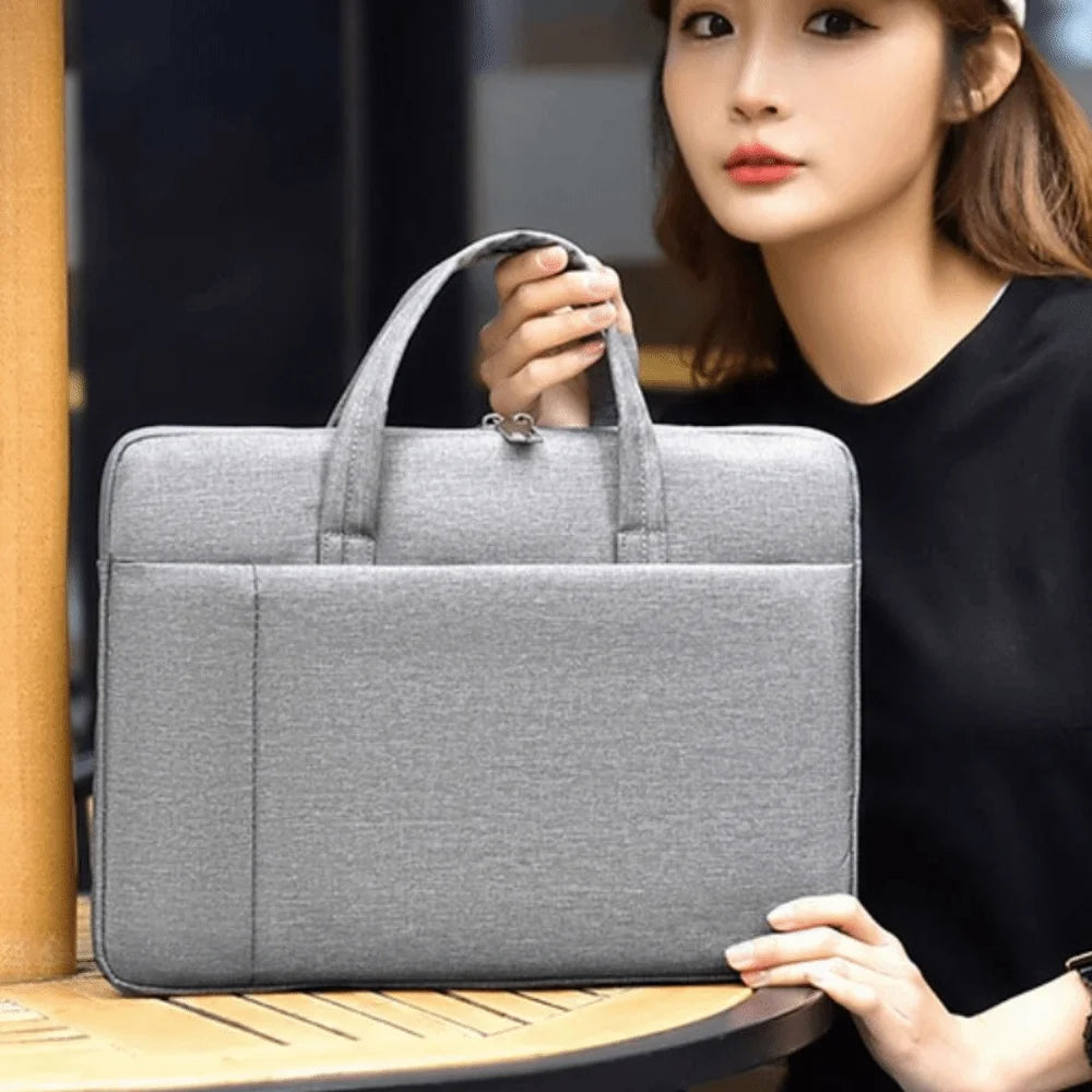 Une pochette ordinateur extra-fine de 3 cm d'épaisseur