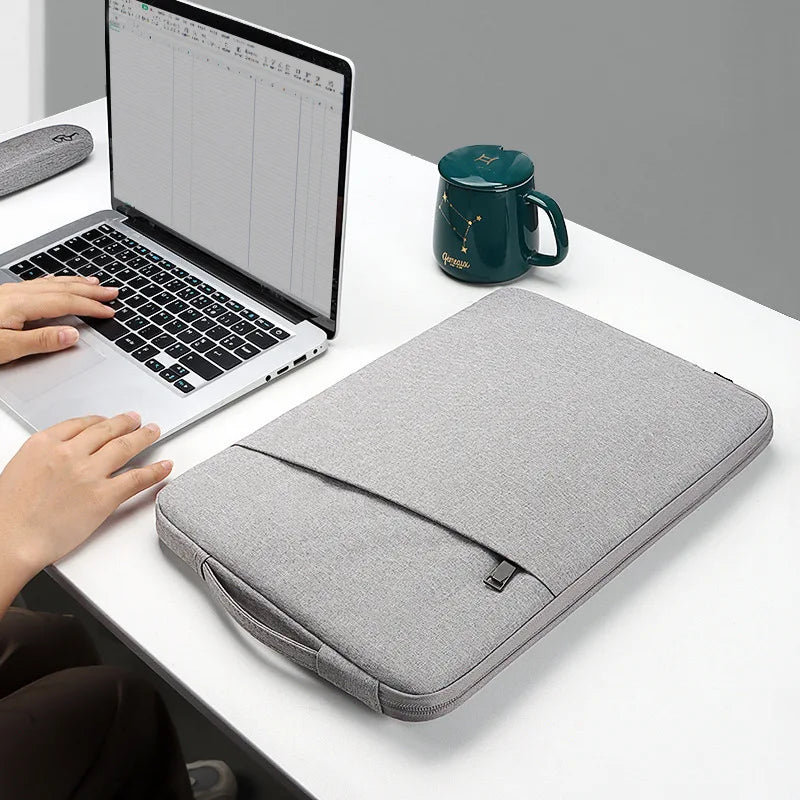 Pochette ordinateur fine en nylon, doublure peluche et poignée
