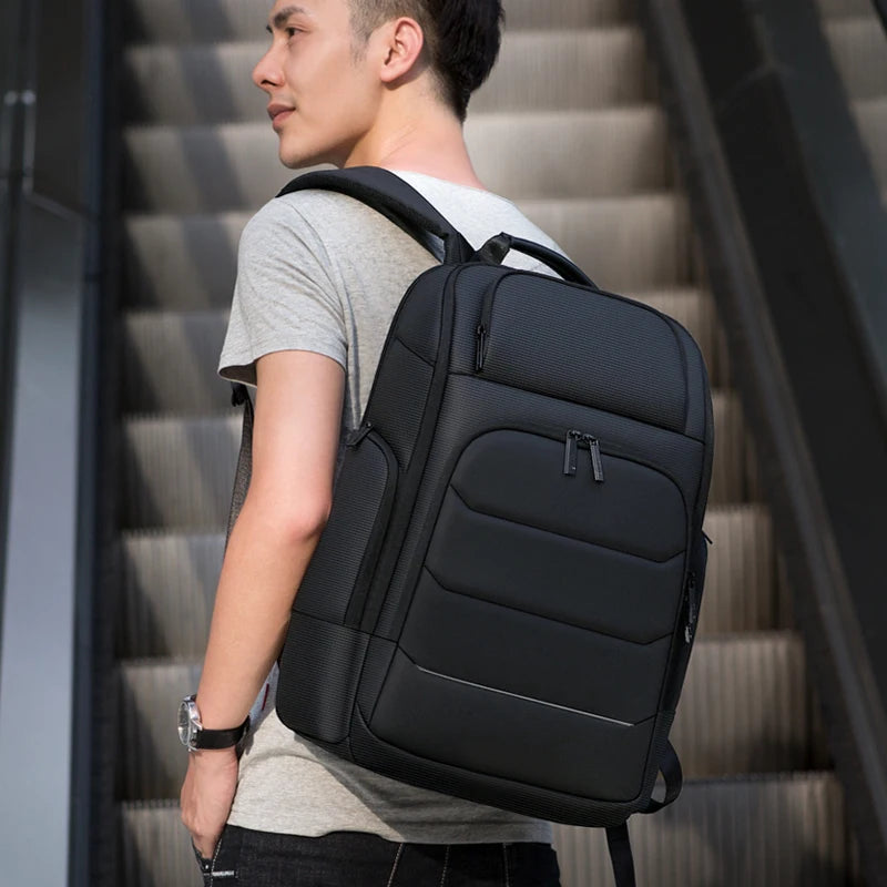 Au bureau, un sac qui garde tout en ordre