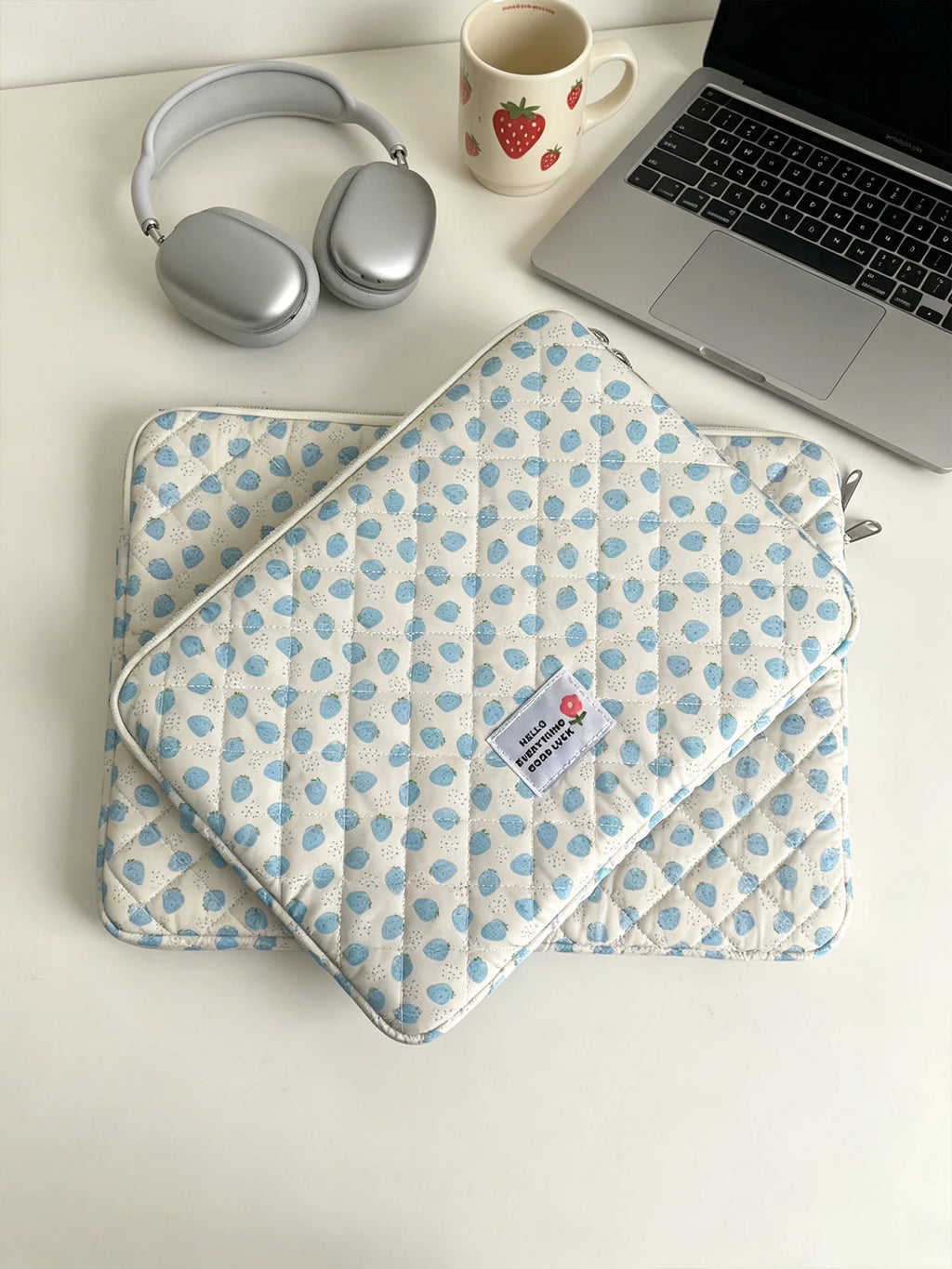 Pochette ordinateur femme matelassée à motif fraises, 11 à 16 pouces
