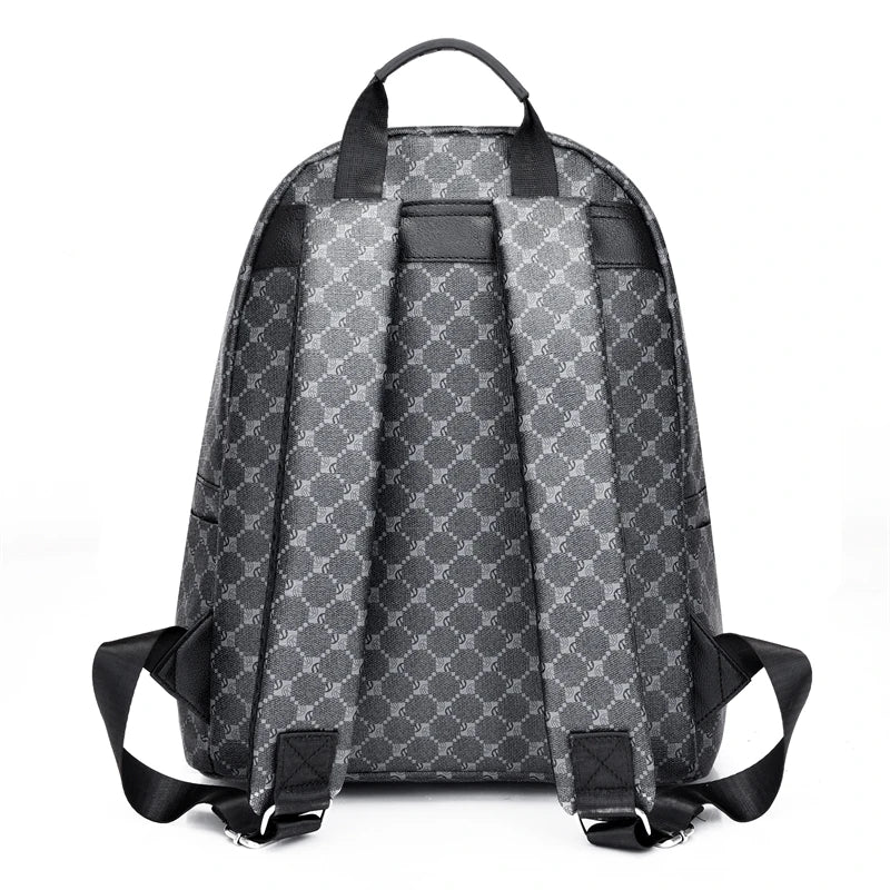 Le sac trop grand où l'ordinateur flotte