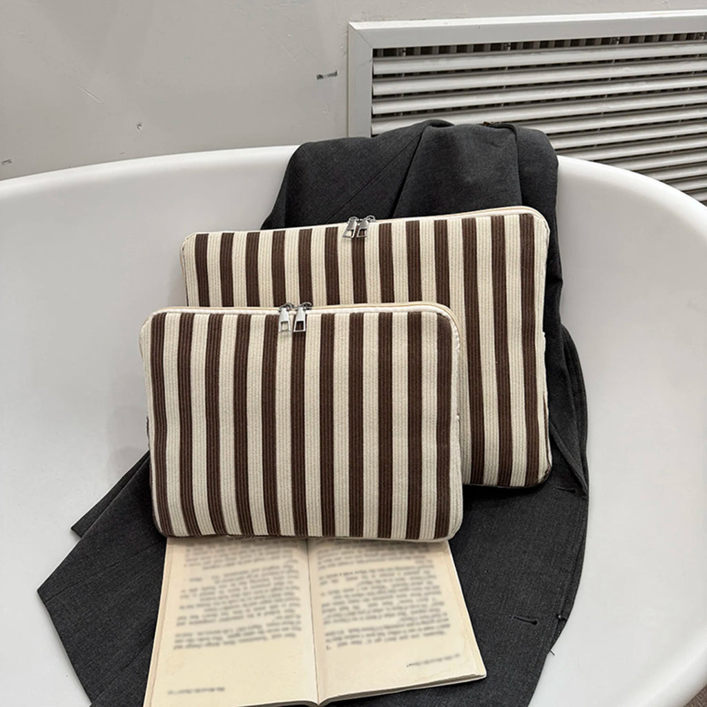 Housse ordinateur 11 pouces en velours côtelé à larges rayures