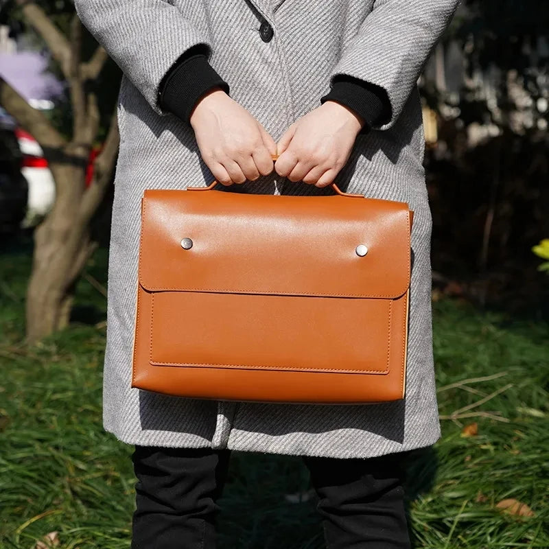 Pochette ordinateur à rabat en simili cuir, poignée et feutrine
