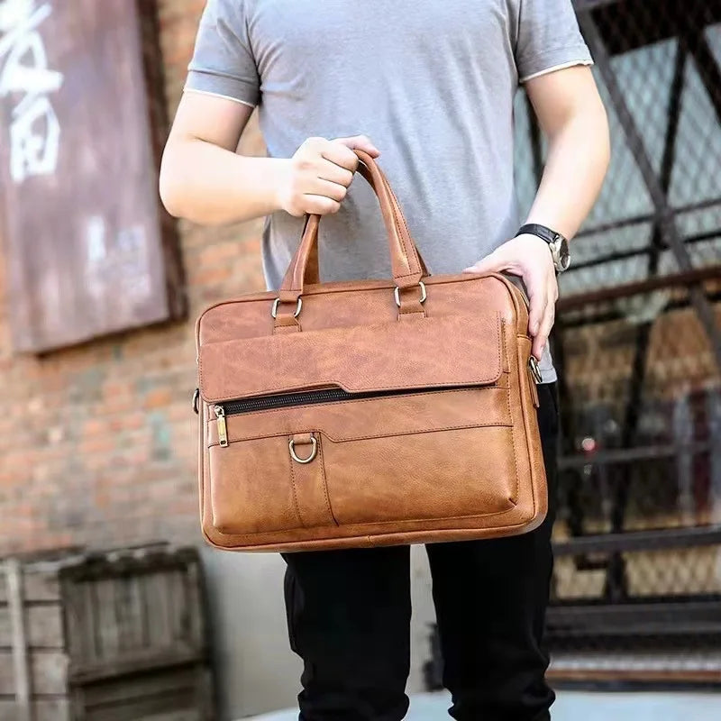 Une sacoche ordinateur homme au style cartable vintage