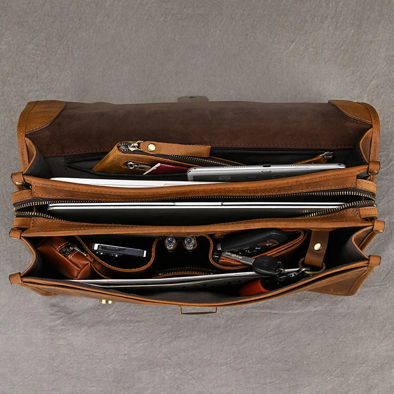 Un cartable en cuir pour un quotidien bien rempli