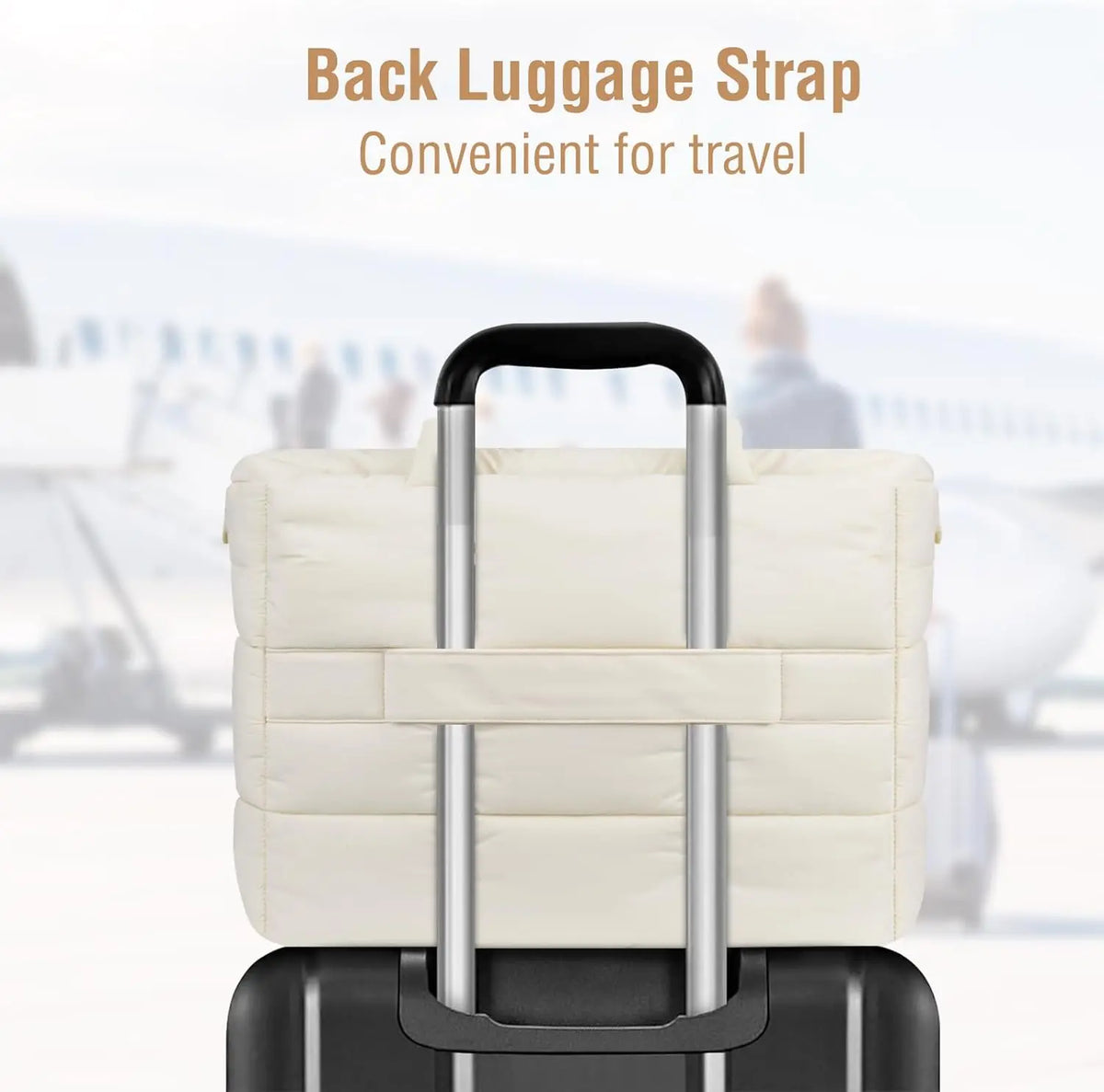 En voyage, un cabas calé sur la valise