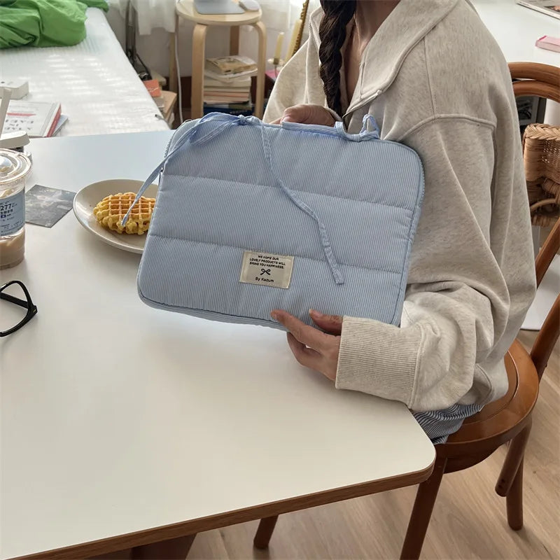 Pochette ordinateur femme matelassée bleu ciel, jusqu'à 16 pouces