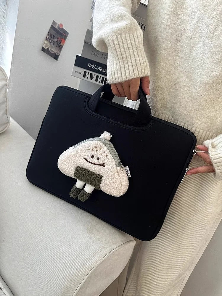 Pochette ordinateur femme noire à poignées et bourse en peluche