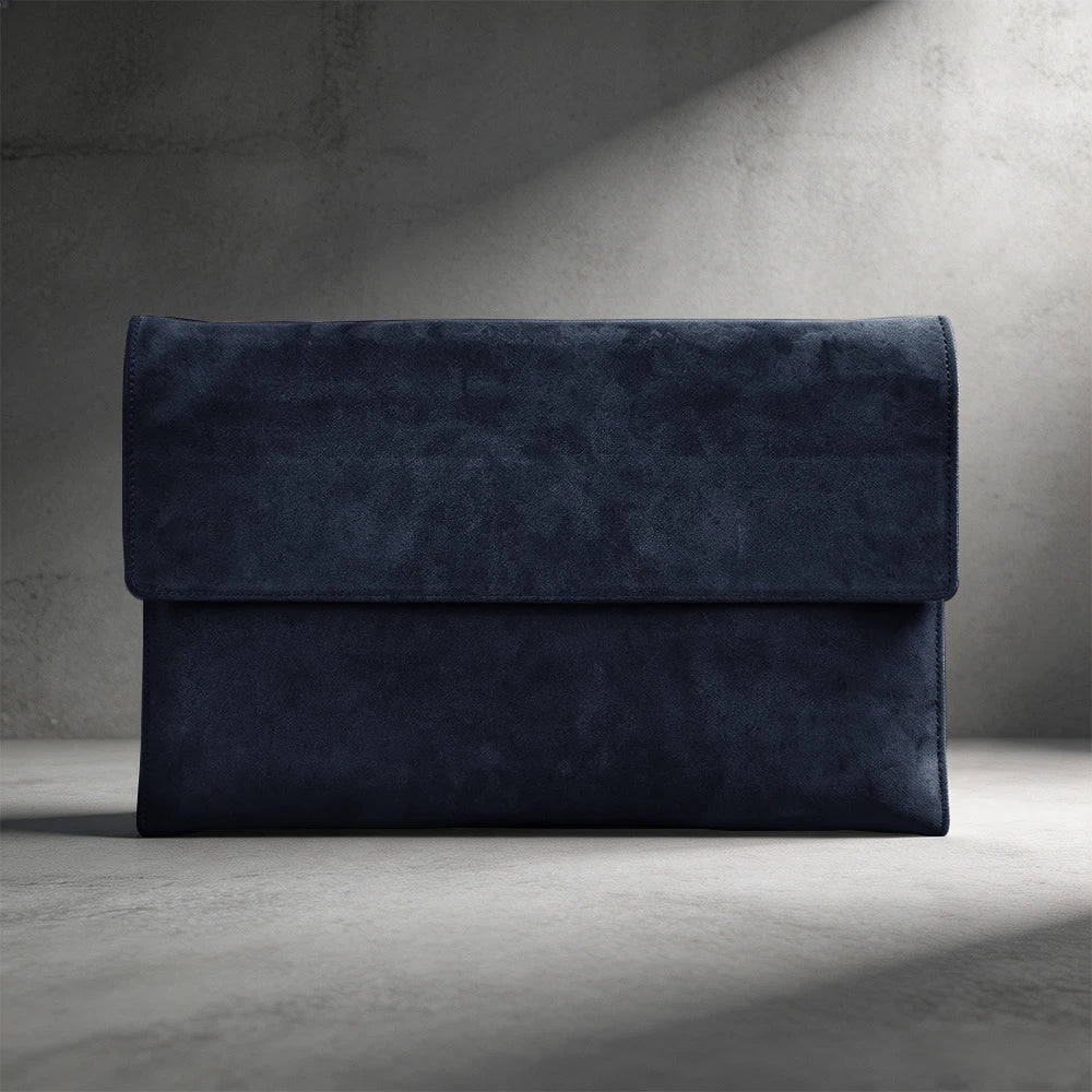 Une pochette cuir chic à glisser sous le bras