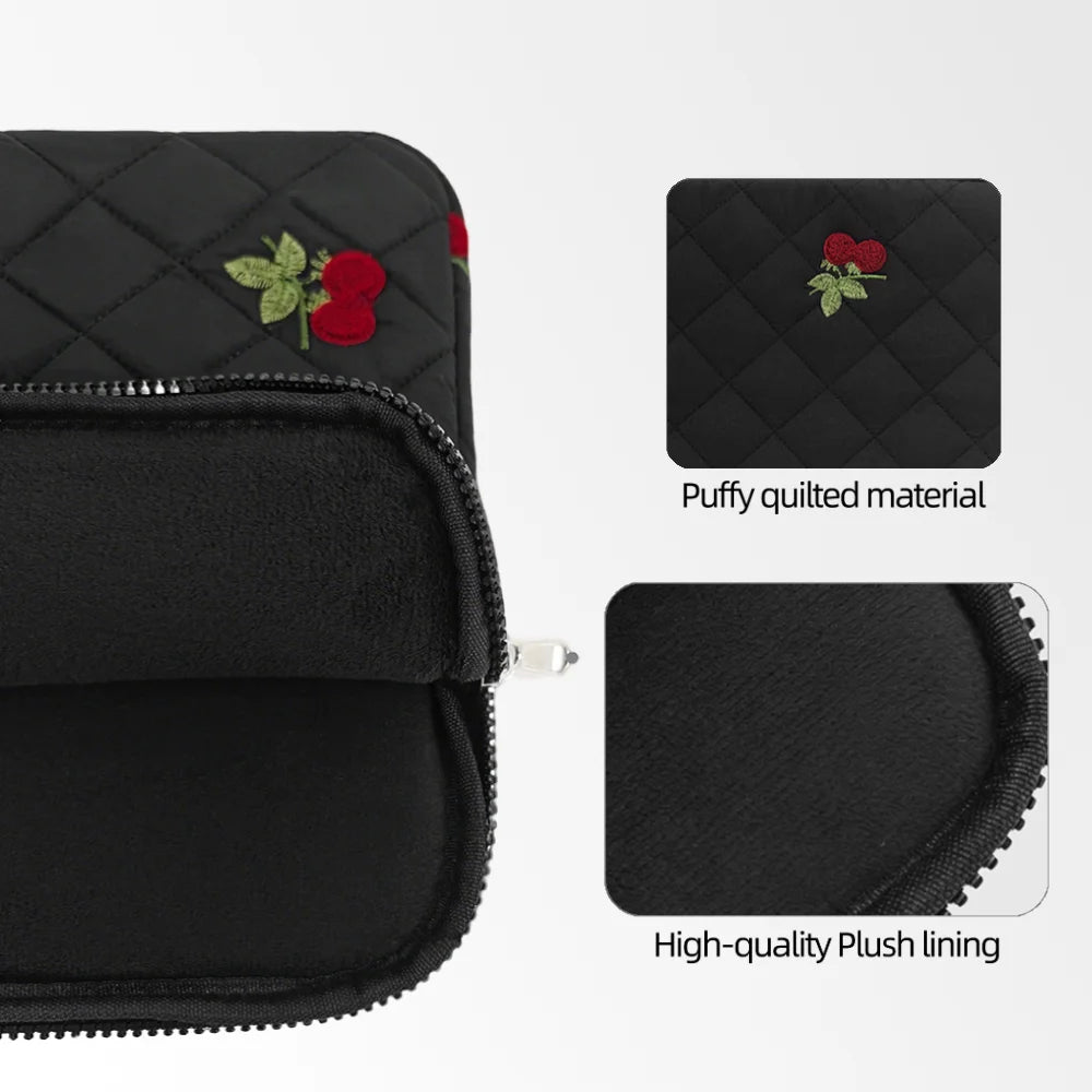Pochette ordinateur femme matelassée noire, cerises brodées