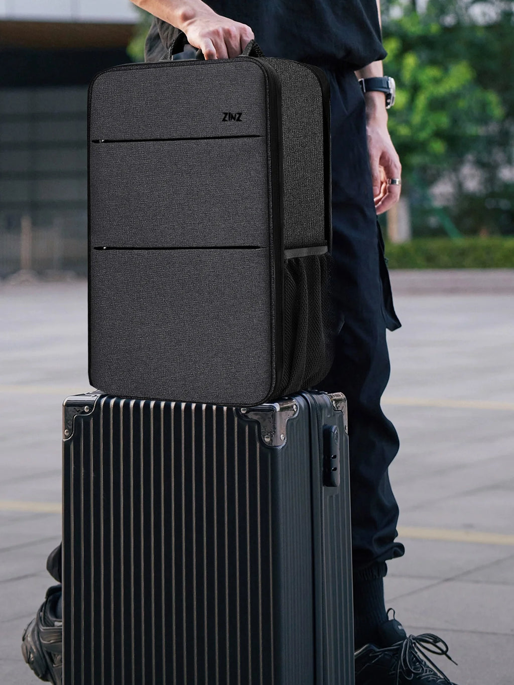 Sac à dos ordinateur 14 pouces extra-plat, port USB et déperlant