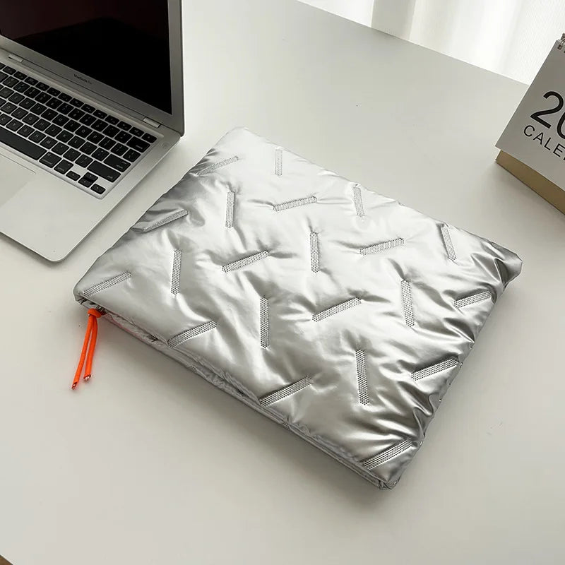 Une pochette légère pour le bureau et les sorties