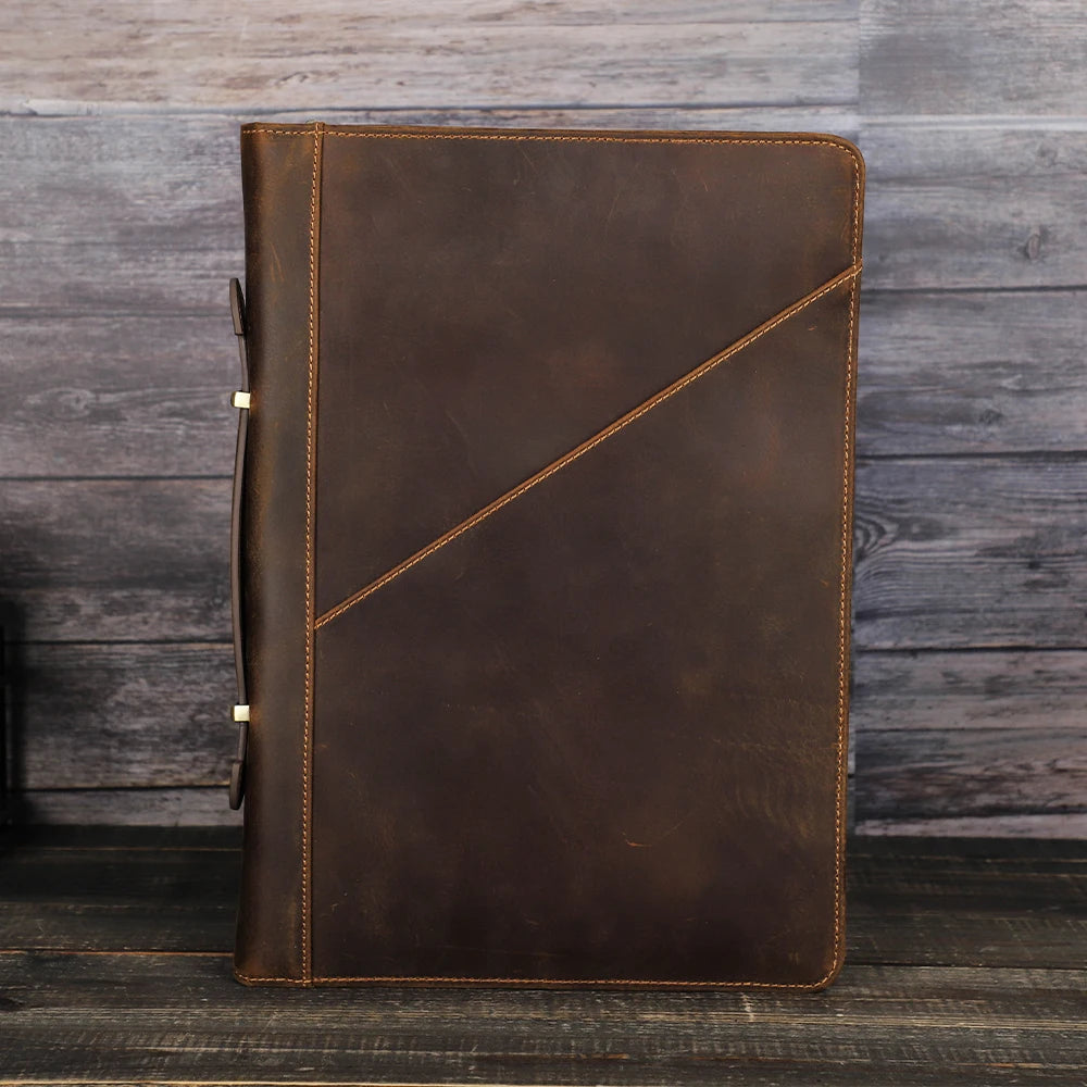 Pochette ordinateur cuir de vache huilé, coins élastiqués et poignée