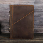 Pochette ordinateur cuir de vache huilé, coins élastiqués et poignée