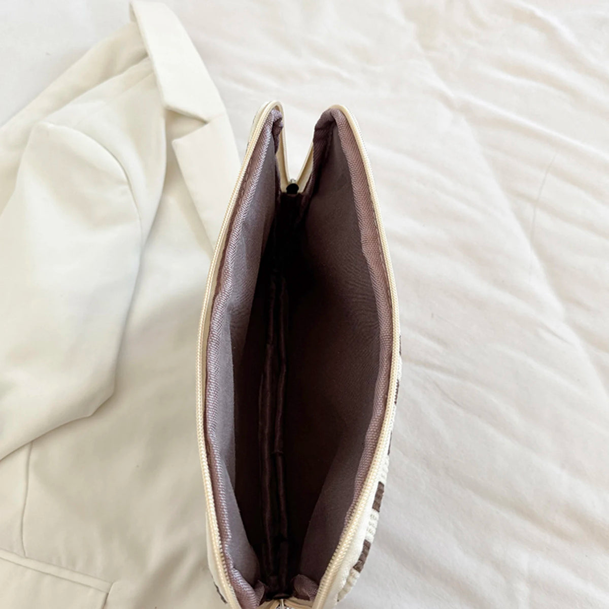 Housse ordinateur 11 pouces en velours côtelé à larges rayures
